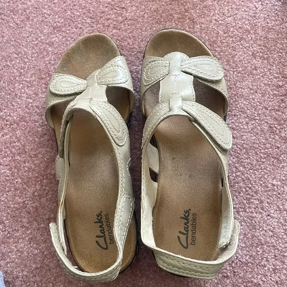 Clarks Shoes Gently Used Clarks Bendable Sandals 85w Poshmark